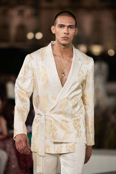 Jadis Handwoven Benarasi Jacket Set - Cream